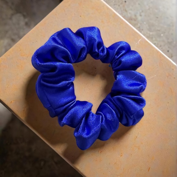 Satin Scrunchie Set - Green, Burgundy, Pink, Blue - Picture 5 of 5